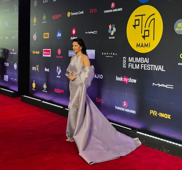 Sunny Leone Gets Standing Ovation For “Kennedy” at MAMI Film Festival. Sunny Leone Gets Standing Ovation For “Kennedy” at MAMI Film Festival.