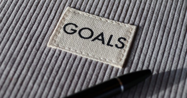 Debunking Common Misconceptions: What Rich People Never Do.