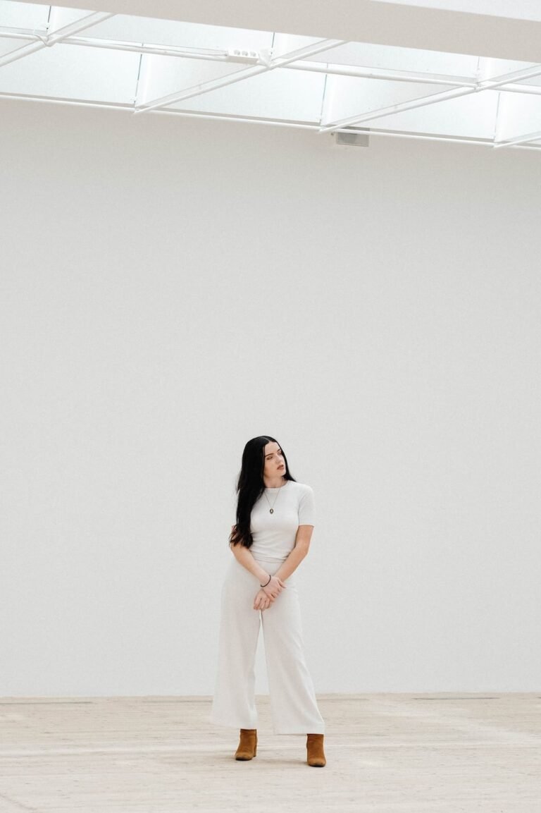 Embracing Minimalism: The Elegance of Essentialism in Fashion