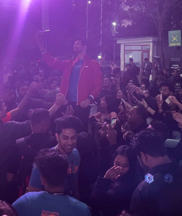 Rohit Saraf Proves To Be The Ultimate National Crush As He gets swarmed by female fans at an event