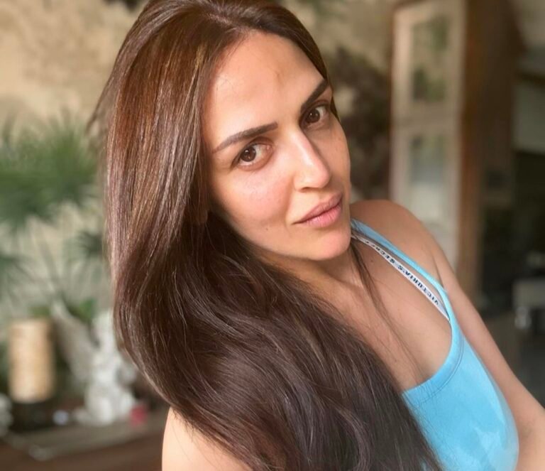 Esha Deol recalls why she stopped taking calls from Bharat Takhtani. Esha Deol recalls why she stopped taking calls from Bharat Takhtani.