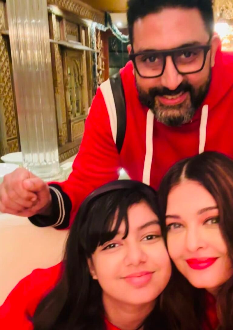 Aishwarya Rai Bachchan and Abhishek Bachchan with their daughter Aaradhya enjoying the dhol music in Anant Ambani’s Pre Wedding festivities.