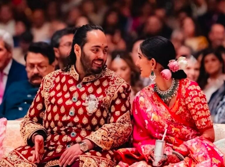 Anant Ambani and Radhika Merchant get a warm welcome in Jamnagar. Anant Ambani and Radhika Merchant get a warm welcome in Jamnagar.