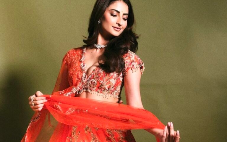 Palak Tiwari Turns Cheerleader For Rumoured Bf Ibrahim Ali Khan.
