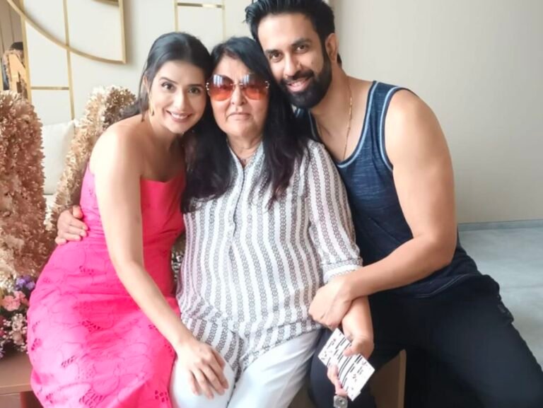 “Rajeev Sen Celebrates Mother’s Lavish Birthday with Family and Friends, Ex-Wife Charu Asopa Joins in the Festivities”