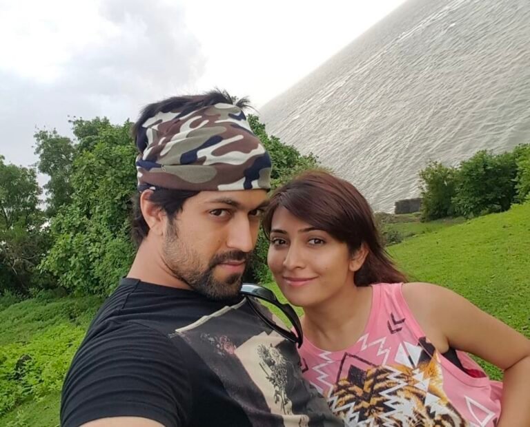 “Radhika Pandit and Yash Celebrate 8th Engagement Anniversary with Throwback Photos”