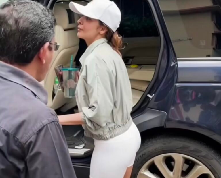 “Malaika Arora’s Fitness and Fashion Statements Shine: From Viral Maldives Swimsuit to Parisian Glamour” “Malaika Arora’s Fitness and Fashion Statements Shine: From Viral Maldives Swimsuit to Parisian Glamour”