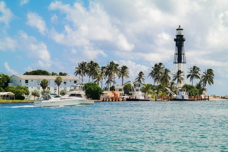 The Ultimate Guide to Luxury Yacht Trips: Experience the High Seas in Style The Ultimate Guide to Luxury Yacht Trips: Experience the High Seas in Style