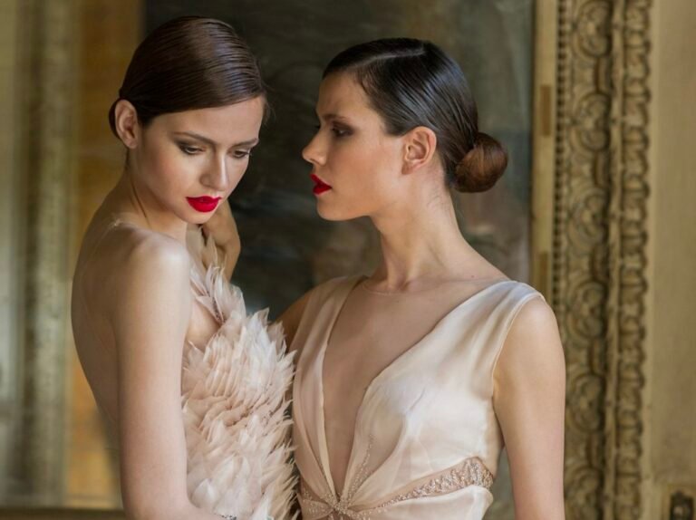 Styling vs. Wearing: Understanding the Difference in Fashion