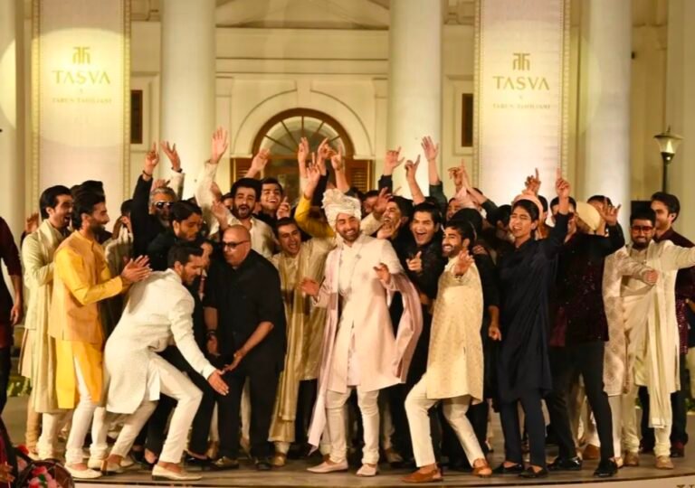 “Ranbir Kapoor Takes Center Stage as Showstopper at Tasva’s ‘Baaraat’ Fashion Show”