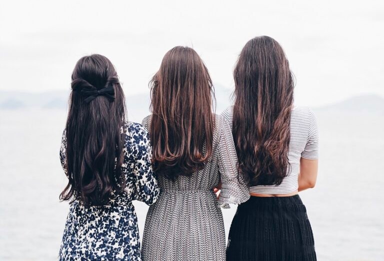 How to Take Care of Frizzy Hair: Tips for Smooth, Manageable Locks