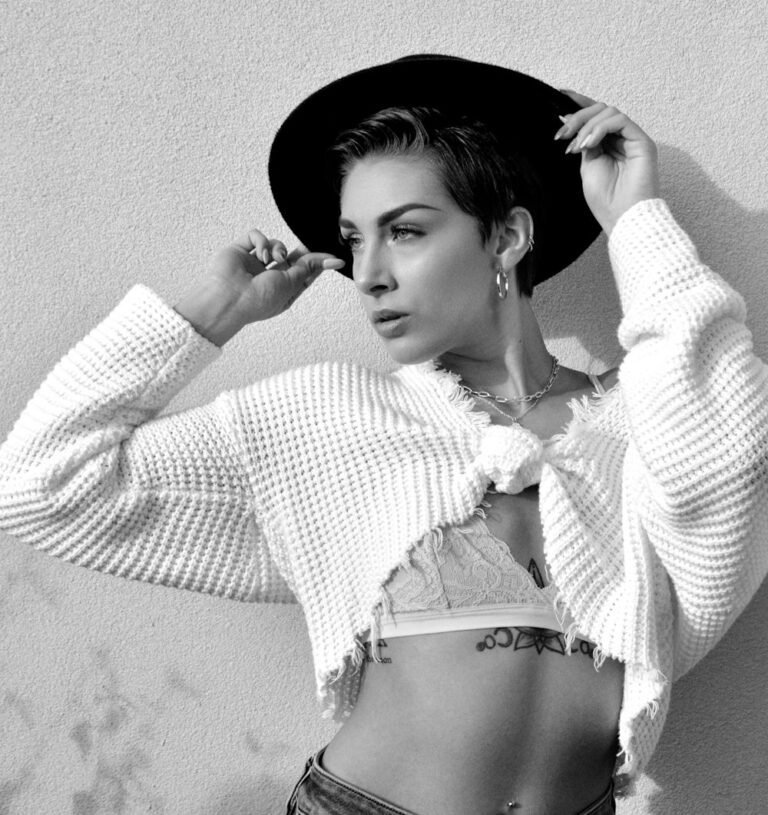 Vintage Dressing Style: Embracing the Timeless Elegance of the Past