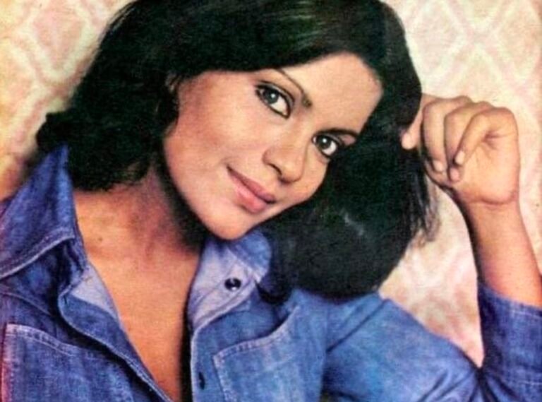 Zeenat Aman Exudes Elegance in Midnight Blue Cape Ensemble at Women in Entertainment Awards